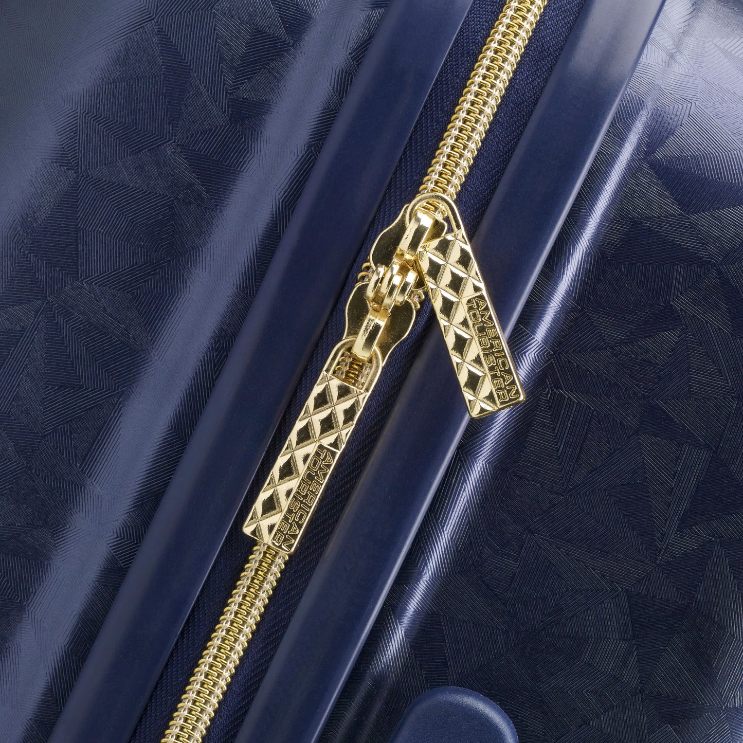 American Tourister Beau Monde HS Spinner Carry On