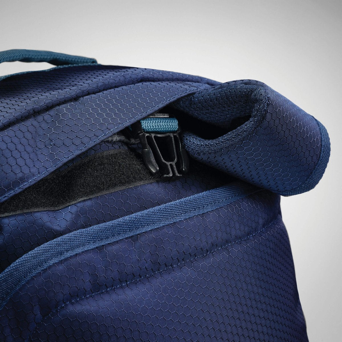 High Sierra Fairlead Collection Convertible DuffleDuffel BagsTrue Navy - Graphite Blue