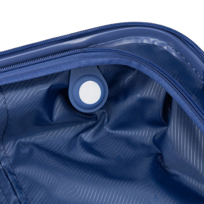 Close up of Airtag holder on inside rim of the Travelite Epicure 19" Hardside Spinner Carry-on
