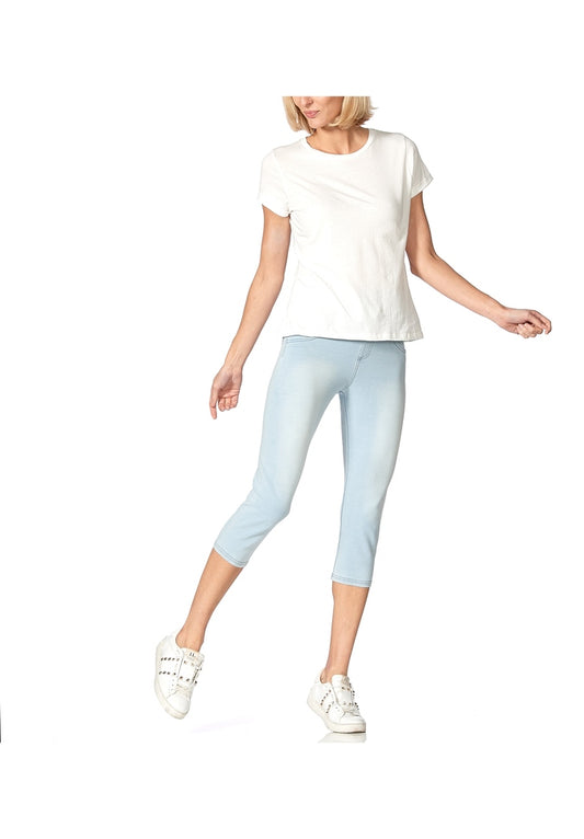 Product Image – HUE Game Changing Hi - Rise Capri LeggingLeggingsChambrayXL