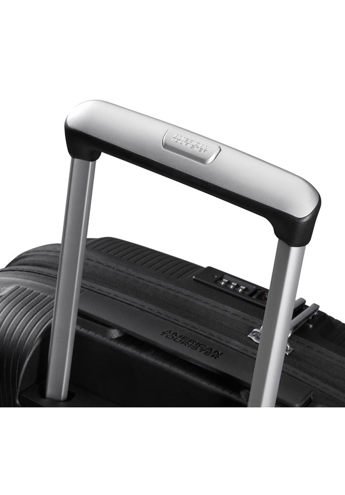 American Tourister StarVibe Carry On SpinnerLuggageBlack